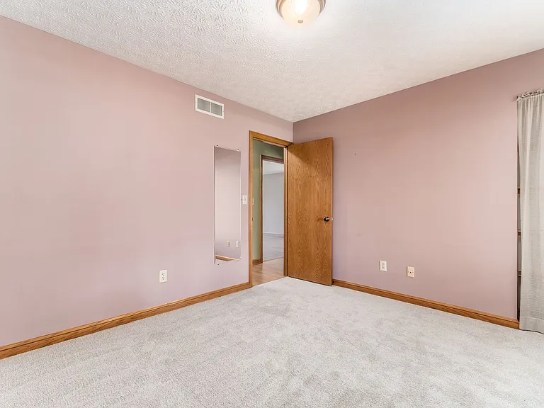 6002 Bowen Rd — Photo 10