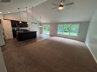 2493 Stonecrop Rd, Huntertown, IN 46748