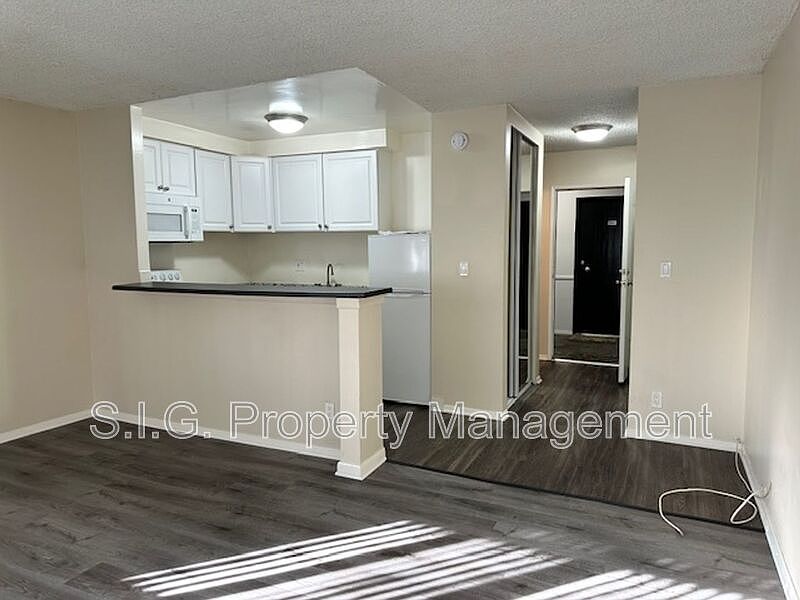 1st image of 650 N Oakland Ave APT 314