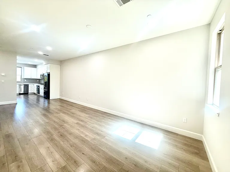 605 Cinnamon Cir — Photo 6