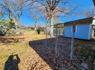 907 S Roselawn Dr, West Memphis, AR 72301