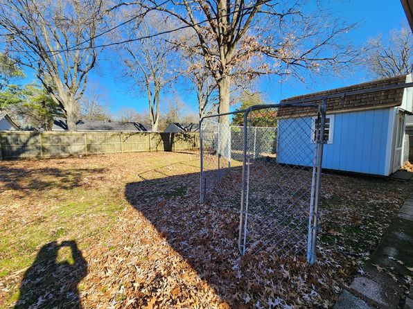 907 S Roselawn Dr