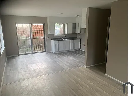 4704 Kennedy Dr — Photo 1