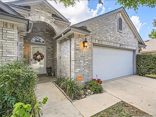 2723 Montebello Photo 1