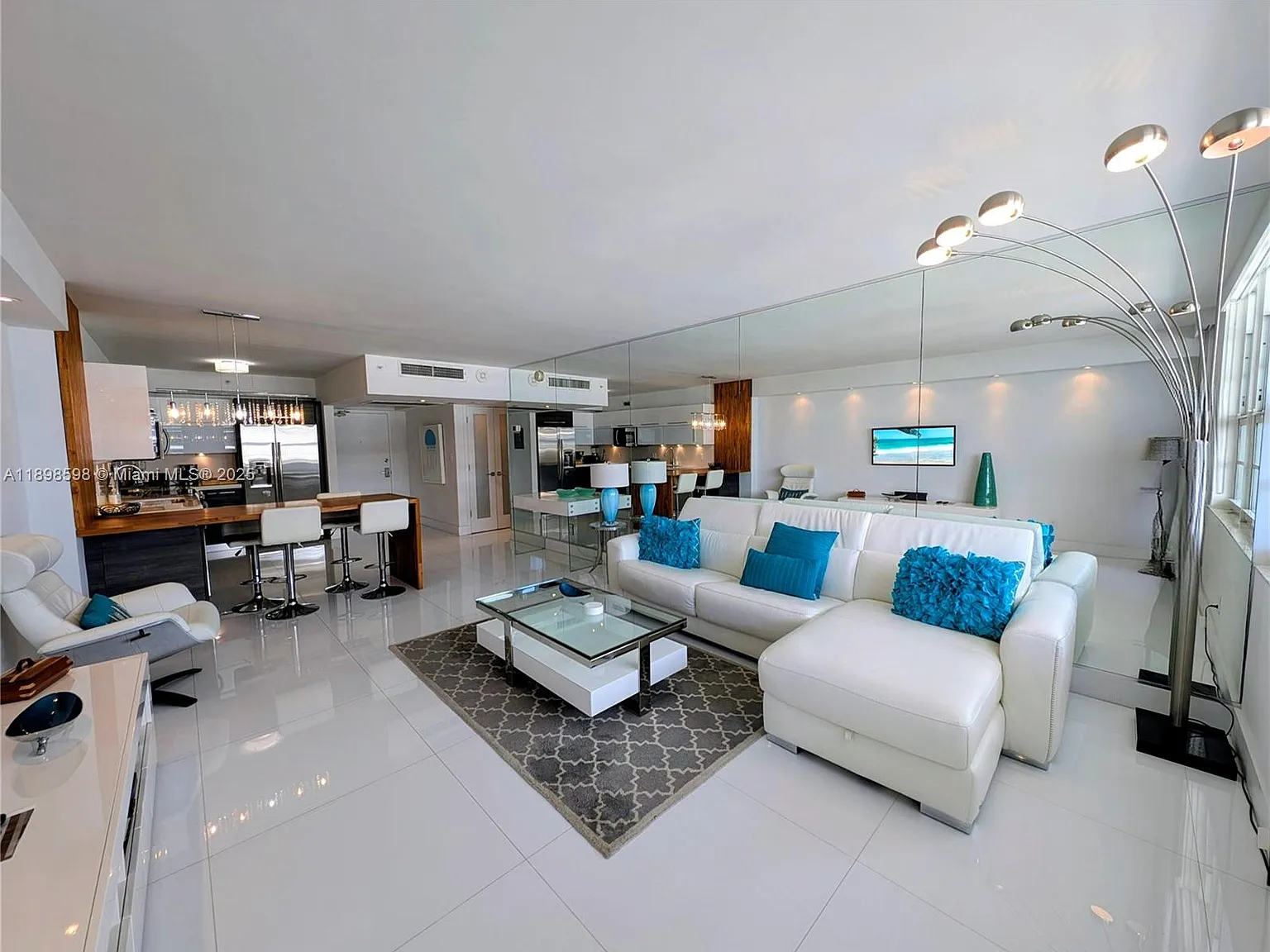 1 bed, 865 sqft, $6,000 — Photo 1