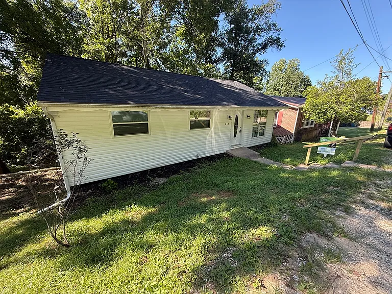 645 Westview Ave — Photo 1