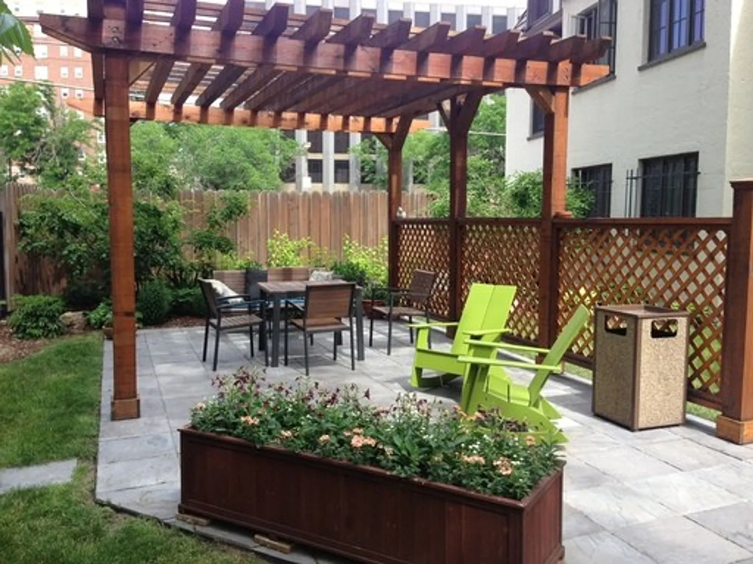 Goldsborough Apartments — Photo 3