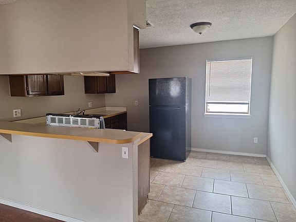 3rd image of 1180 W Westchester Way