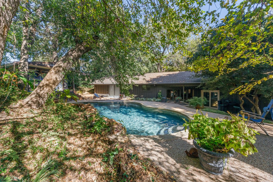 next background image