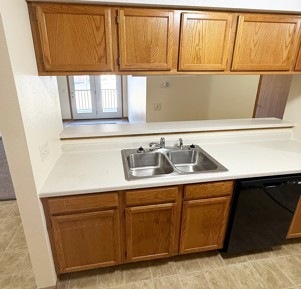 3 bed, 1.5 bath, 910 sqft, $1,300 — Photo 4