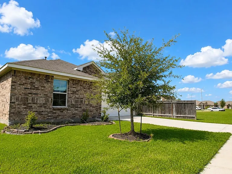 21422 Chester Cliff Ln — Photo 2