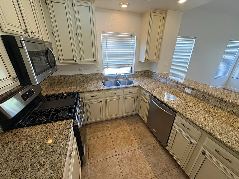 1028 S Rossano Way — Photo 4