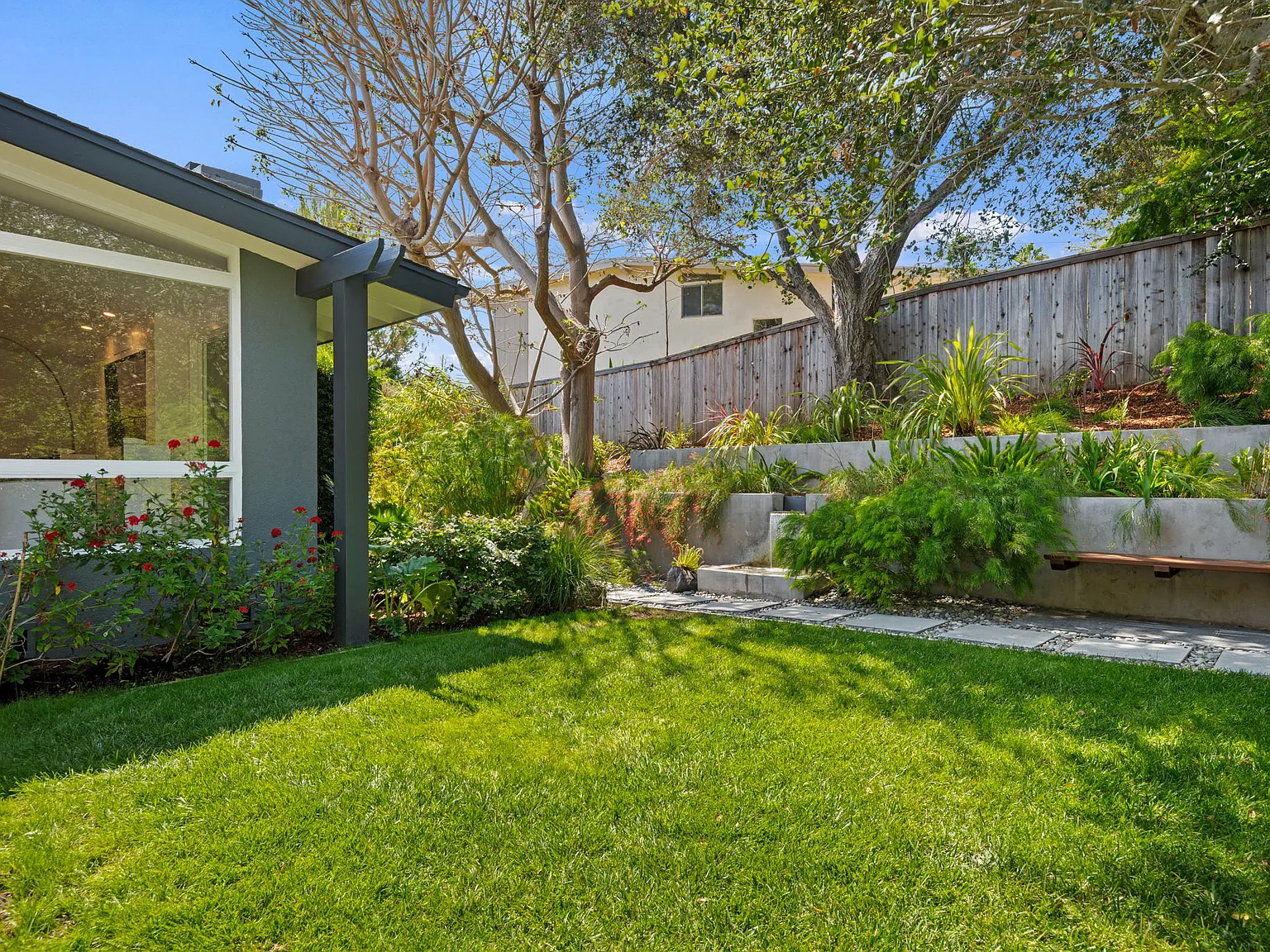 3 bed, 1647 sqft, $12,000 — Photo 4
