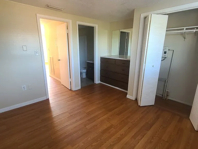 4809 Grand Blvd — Photo 10