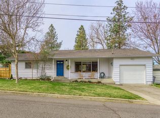 641 Ray Ln, Ashland, OR 97520