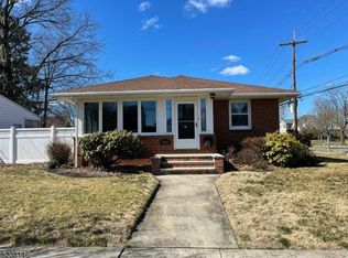 200 Fernwood Ter, Linden, NJ 07036