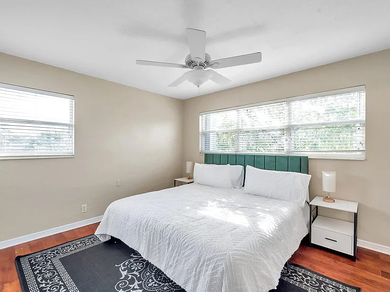 5637 Central Ave #1/2 — Photo 14