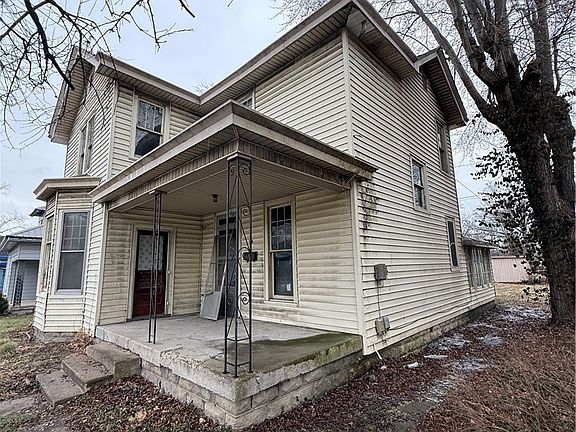 2nd image of 116 W Walnut Street