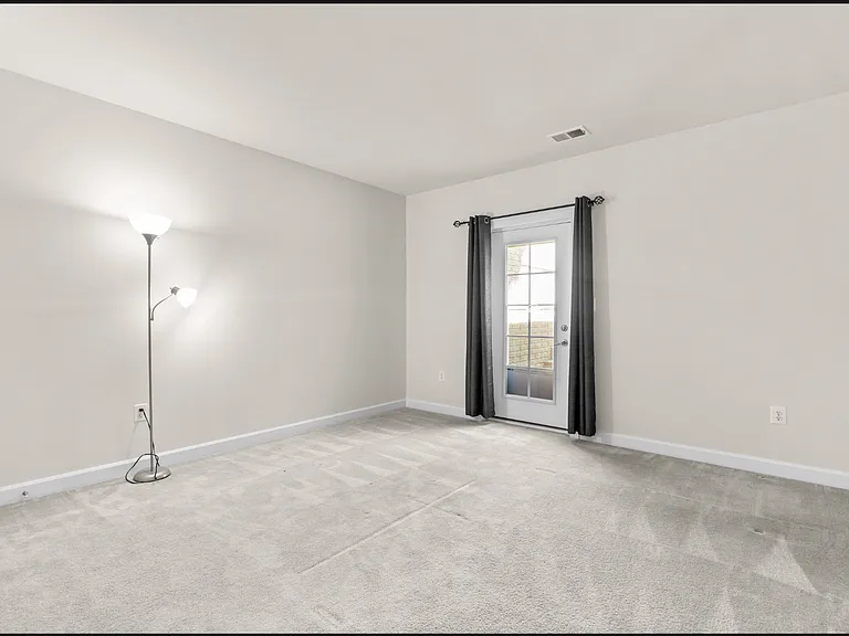 208 Bottsford Ave — Photo 29