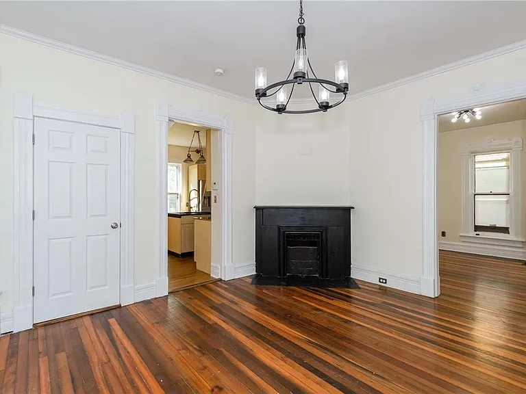 320 Park Dr — Photo 6