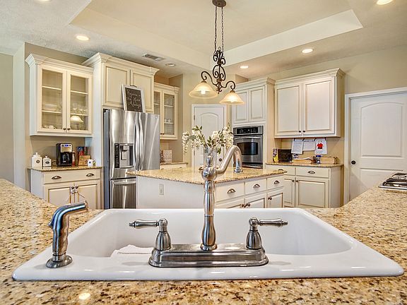 4th image of 60351 Greentree Dr