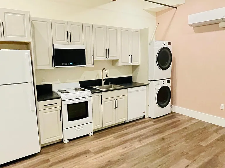 177 Chestnut St #2 — Photo 3