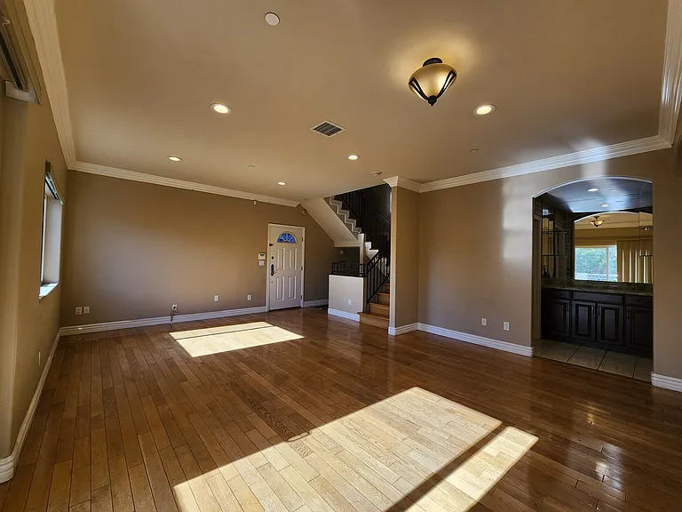 13620 Valerio St #10 — Photo 4