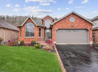 73 Colonial Cres, Grimsby, ON L3M5H4