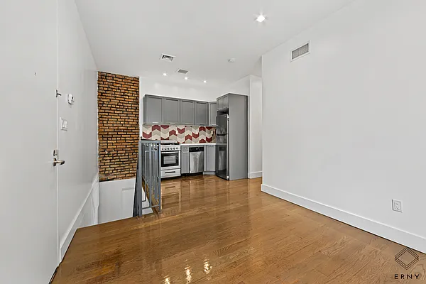 Rented by ERNY LLC | media 16