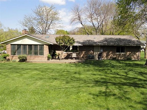 2nd image of 1220 Fernshire Dr