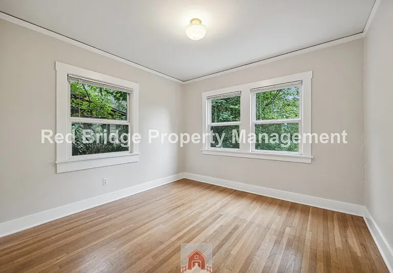 2619 NE Flanders St — Photo 18