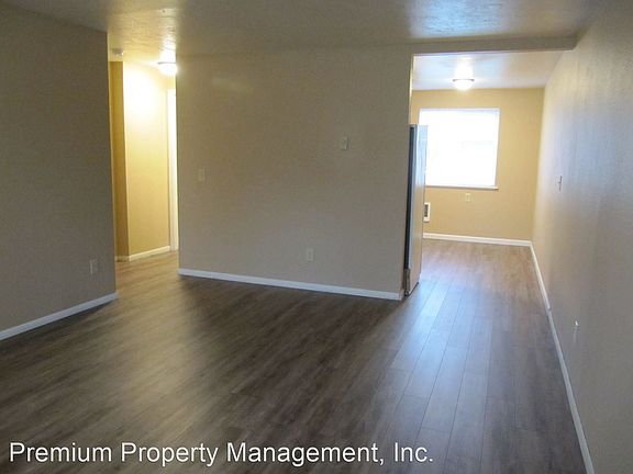 4th image of 1035 7th St NW #9299960