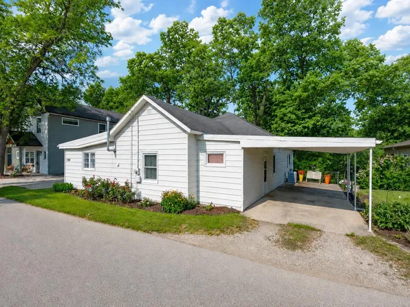 1101 Sunday Ln, Winona Lake, IN 46590