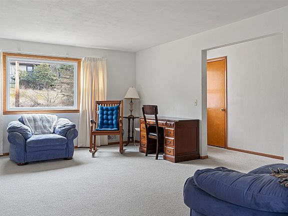 4th image of 3229 Diana Ln