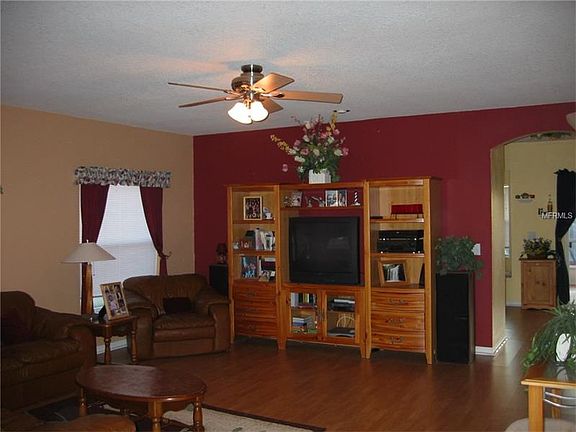 4th image of 1727 Meadow Oak Ln
