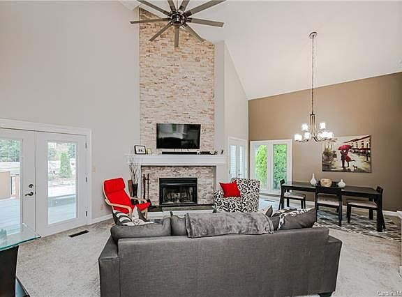 4th image of 9531 Glenwater Dr