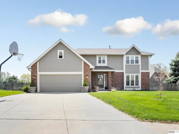 16209 Bancroft Cir, Omaha, NE 68130