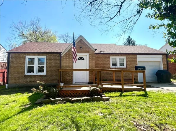 1130 N Cedar St, Nevada, MO 64772