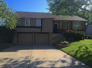 714 NE Thames Dr, Lees Summit, MO 64086
