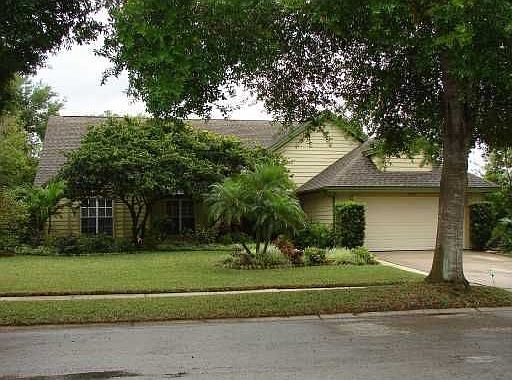 1st image of 807 White River Dr