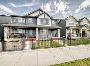 29 S Midgrove Ln SW, Airdrie, AB T4B5H2