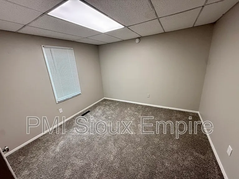 316 N Sherman Ave — Photo 10