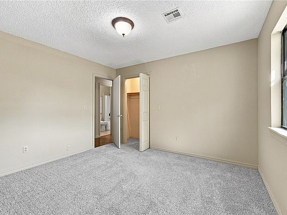 4th image of 803 4th Ave SW