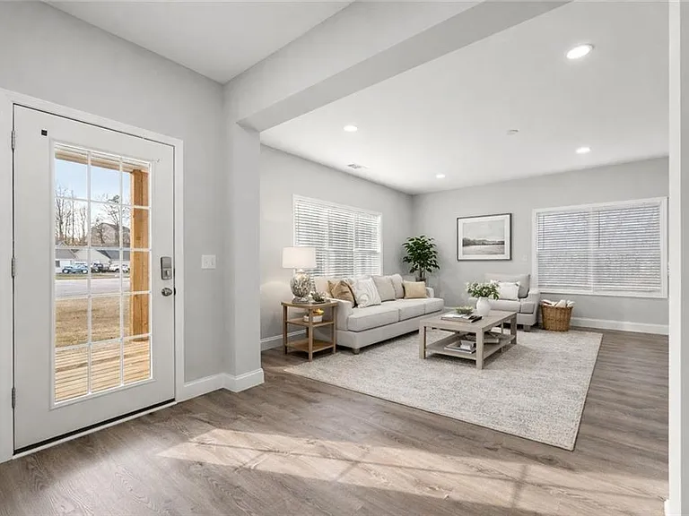 450 Oliver Ridge Dr — Photo 3