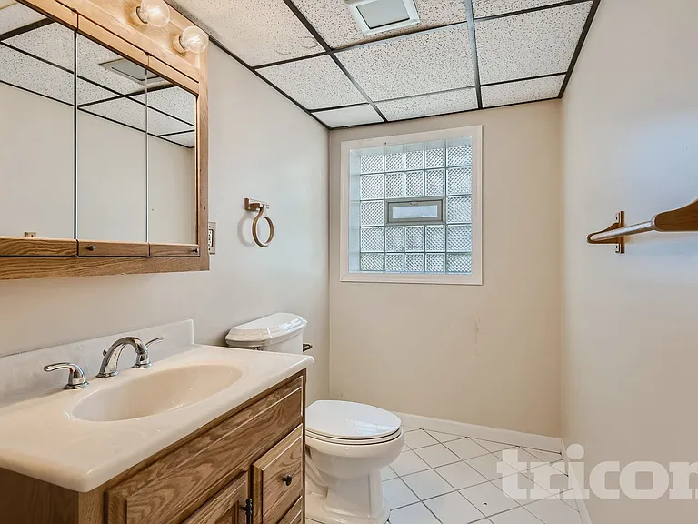8147 N Chester Ave — Photo 11