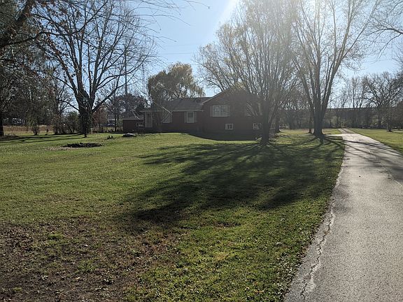 2nd image of 225 South Dr