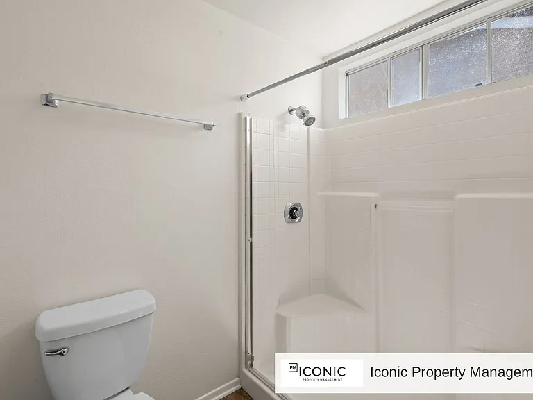 10806 Westonhill Dr — Photo 30
