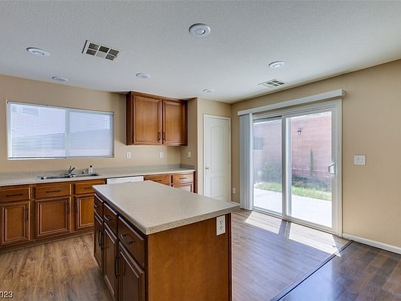 2nd image of 8609 Dodds Canyon St