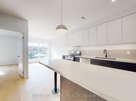 3122 Dundas St W, Toronto, ON