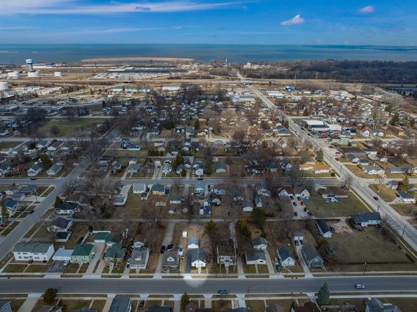 1239 Berner St, Green Bay, WI 54302